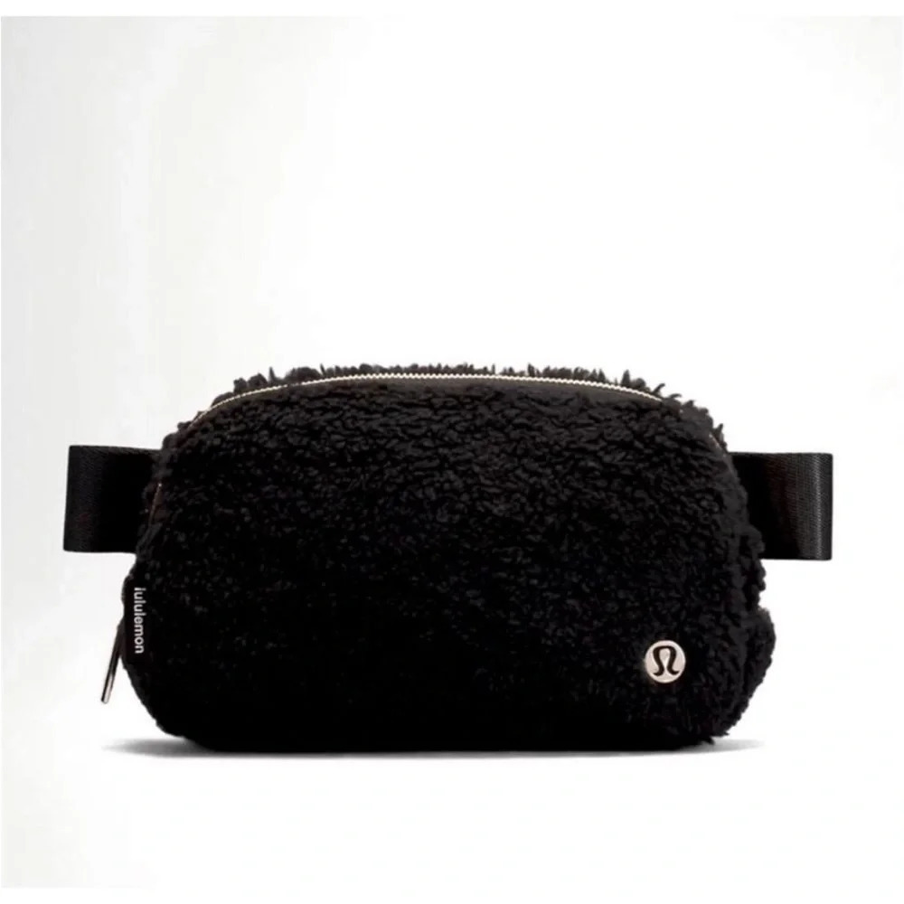 NWT Lululemon Black Fleece Everywhere Belt Bag Fanny Pack Crossbody